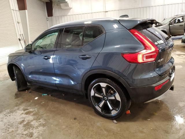 2021 Volvo XC40 T5 Momentum