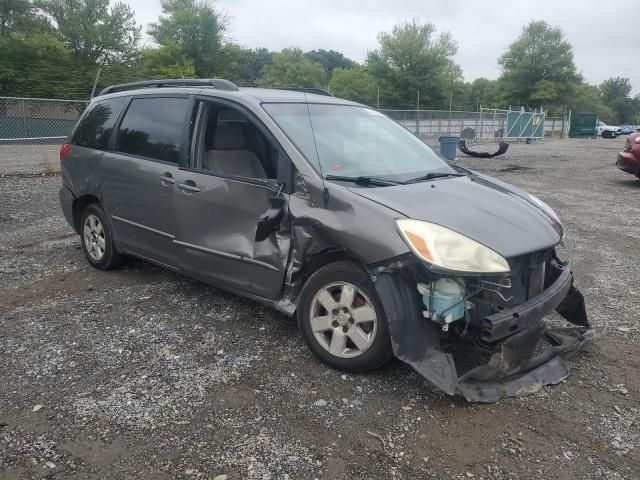 2004 Toyota Sienna CE