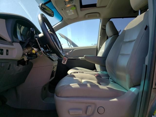 2017 Toyota Sienna XLE