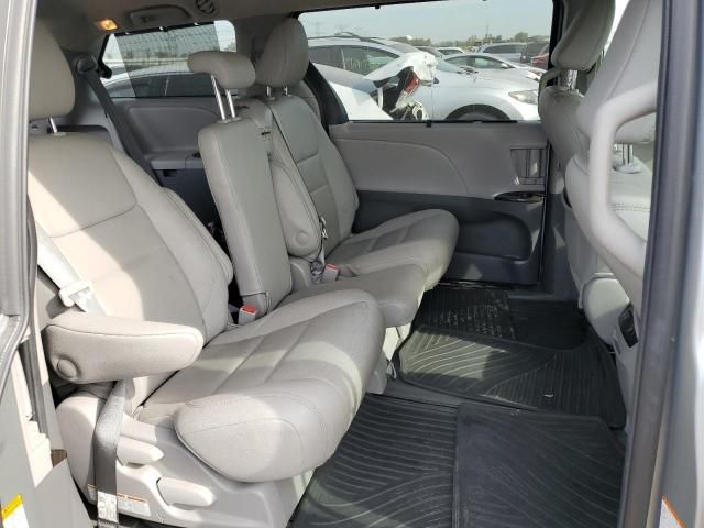 2020 Toyota Sienna XLE