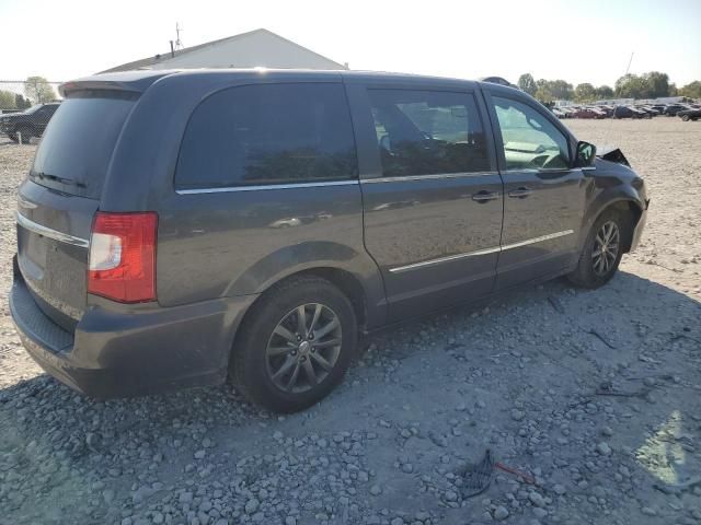 2016 Chrysler Town & Country S