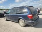 2005 Chrysler Town & Country LX