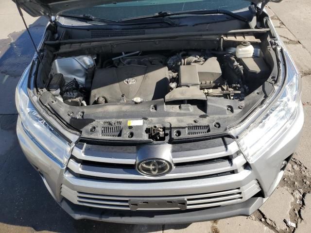 2019 Toyota Highlander SE