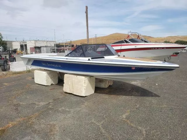 1990 Sang Boat