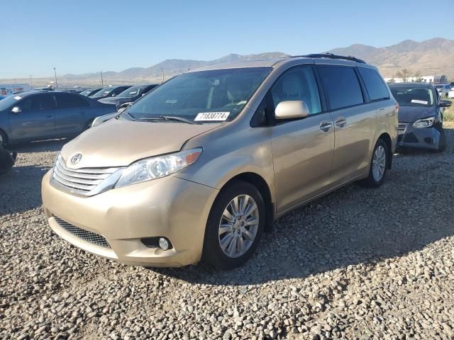 2013 Toyota Sienna XLE