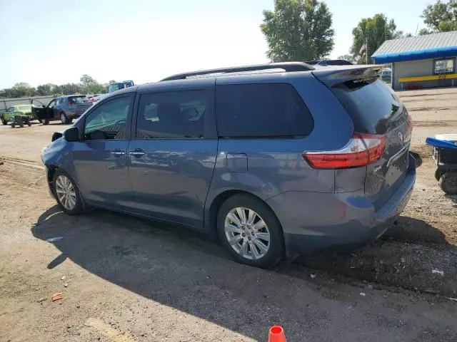 2017 Toyota Sienna XLE