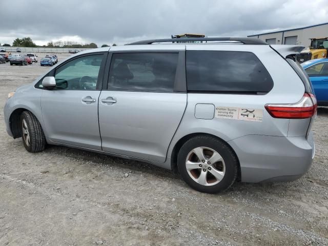 2016 Toyota Sienna LE