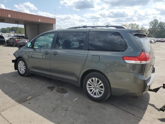 2013 Toyota Sienna XLE