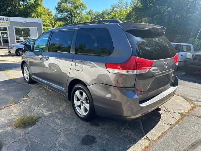 2011 Toyota Sienna LE