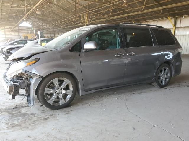 2015 Toyota Sienna Sport