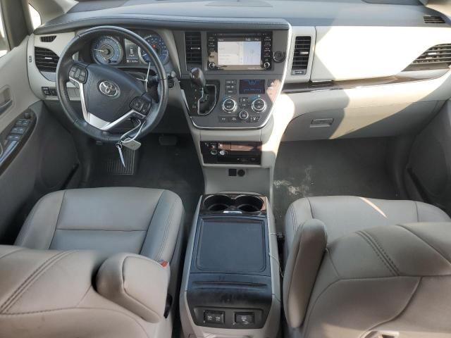 2019 Toyota Sienna XLE