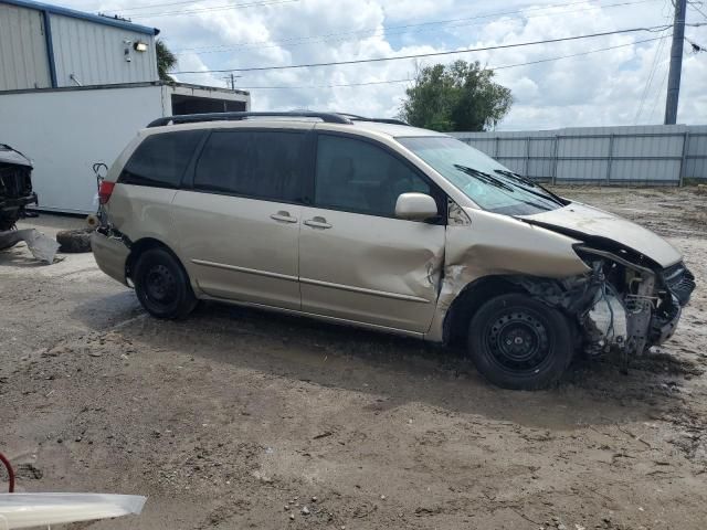 2005 Toyota Sienna XLE