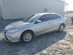 Carros salvage sin ofertas aún a la venta en subasta: 2015 Toyota Camry Hybrid