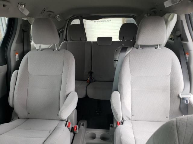 2015 Toyota Sienna LE