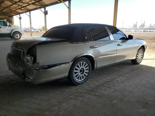 2005 Lincoln Town Car Signature