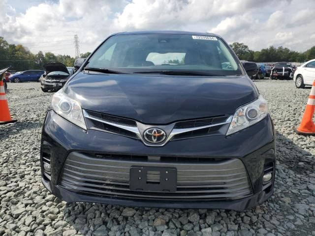 2018 Toyota Sienna XLE