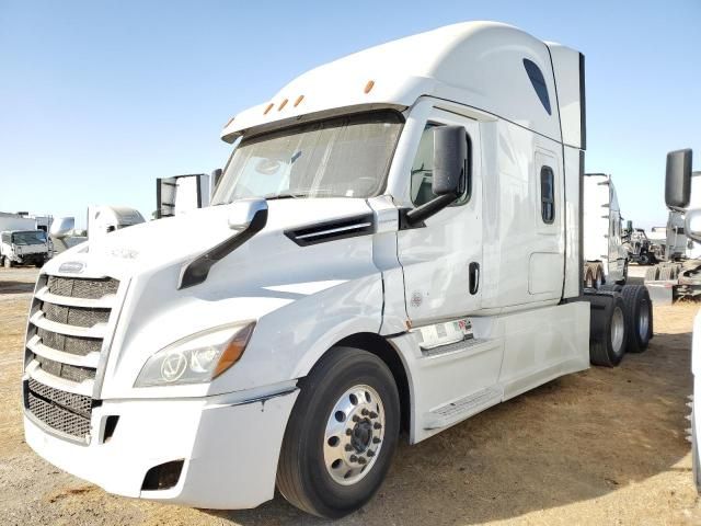 2021 Freightliner Cascadia 126