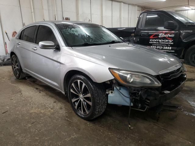 2013 Chrysler 200 Touring