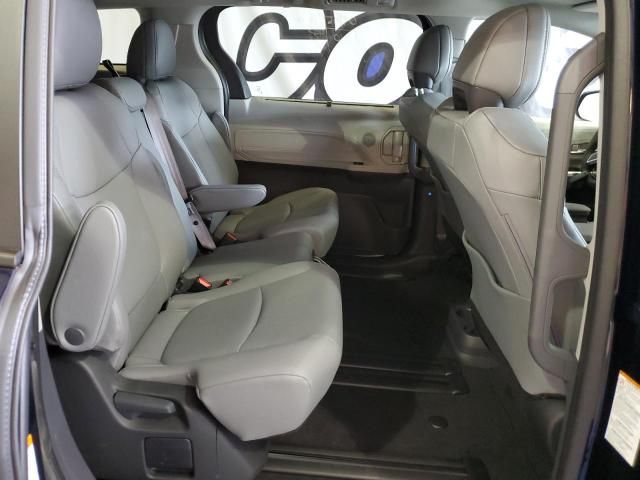 2024 Toyota Sienna XLE