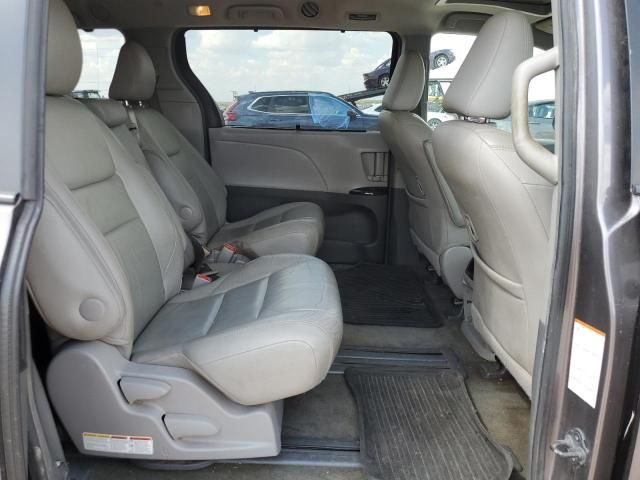 2016 Toyota Sienna XLE