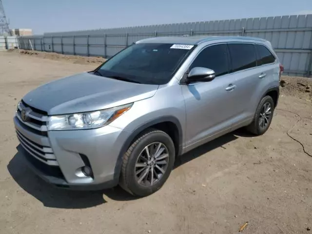 2017 Toyota Highlander SE