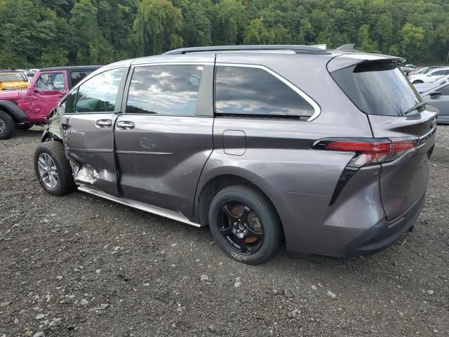 2021 Toyota Sienna XLE