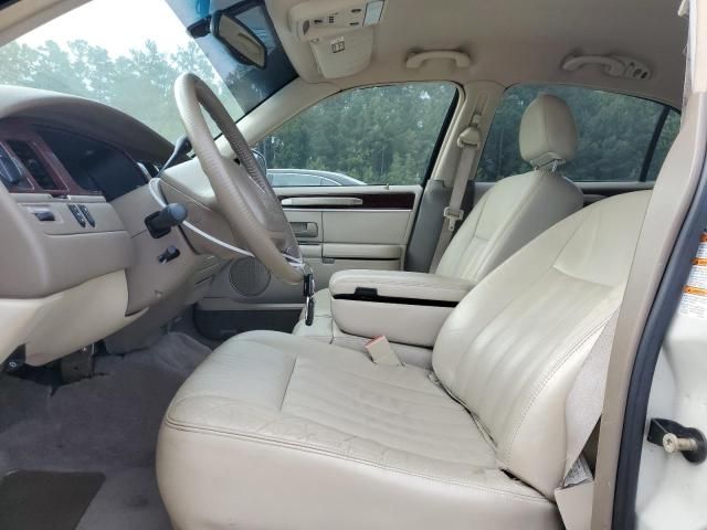 2004 Lincoln Town Car Executive