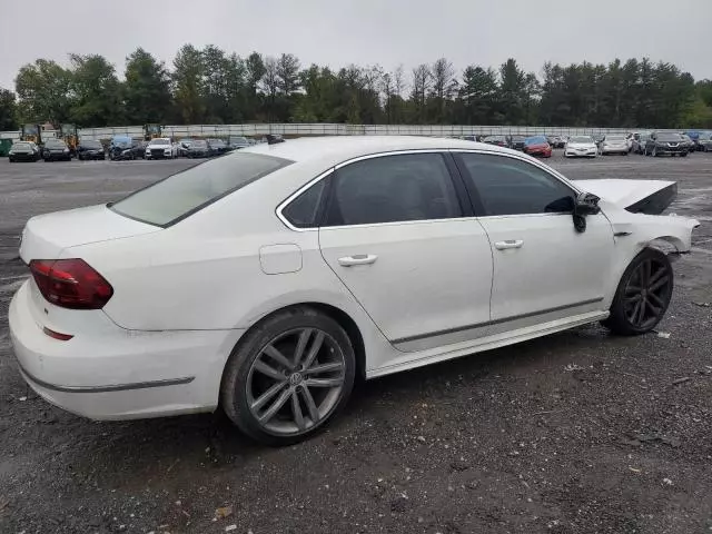 2019 Volkswagen Passat SE R-Line