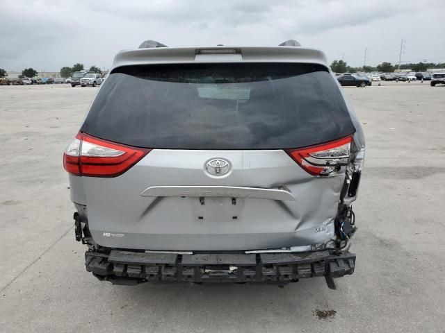 2016 Toyota Sienna XLE