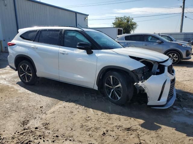 2022 Toyota Highlander XSE