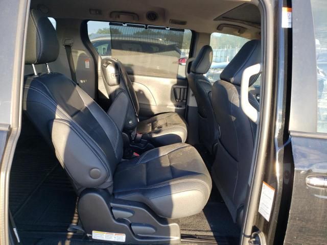 2017 Toyota Sienna SE