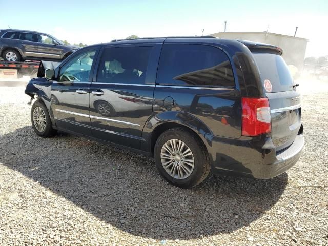 2016 Chrysler Town & Country Touring L