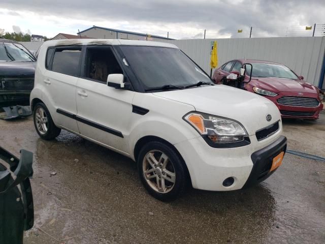 2011 KIA Soul +