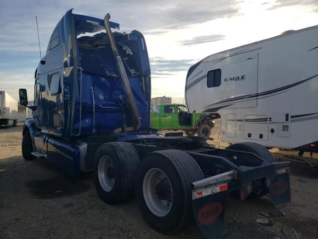 2013 Peterbilt 587