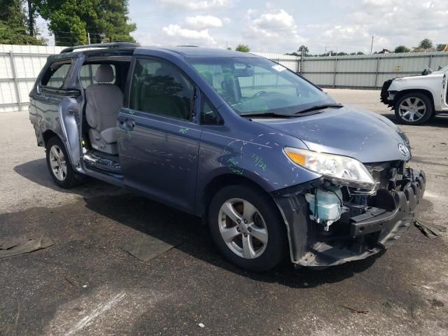 2017 Toyota Sienna LE