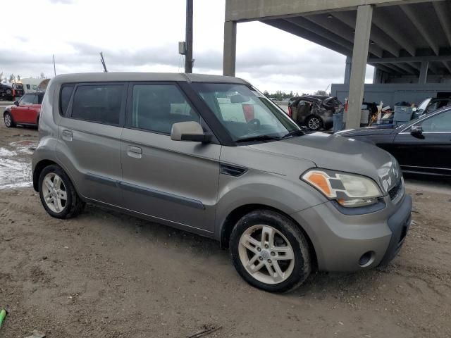 2010 KIA Soul +