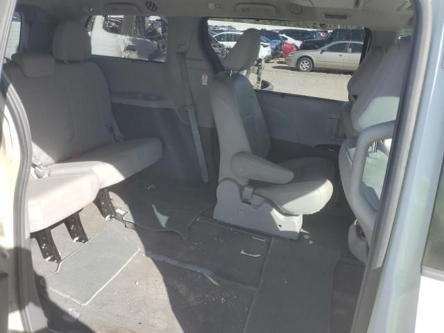 2018 Toyota Sienna XLE