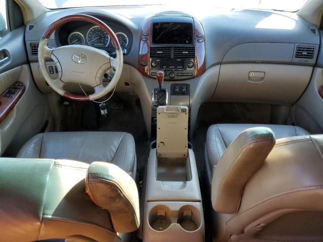 2005 Toyota Sienna XLE