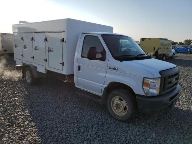 2017 Ford E450 Super Duty Refrigerated Truck