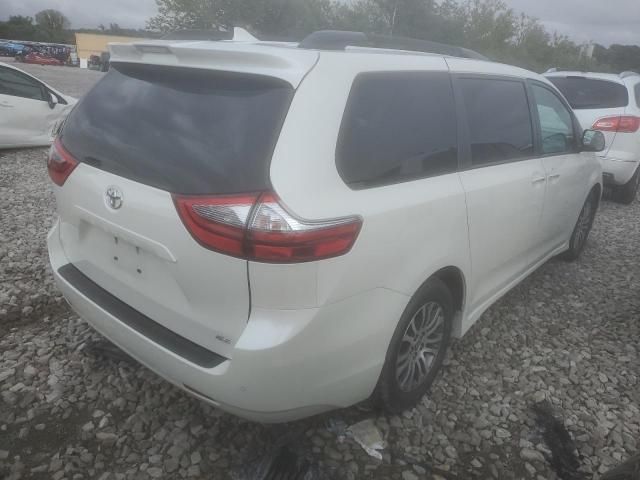 2020 Toyota Sienna XLE