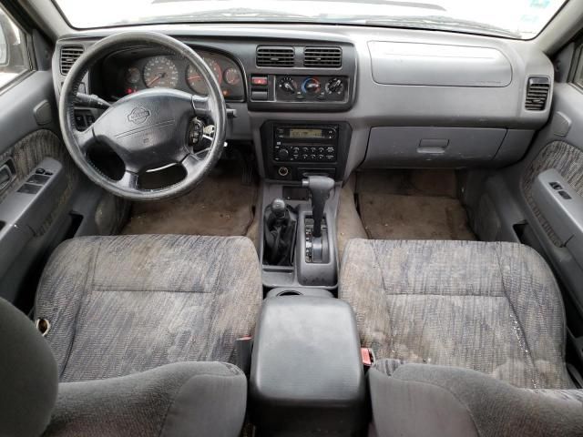 2000 Nissan Frontier Crew Cab XE