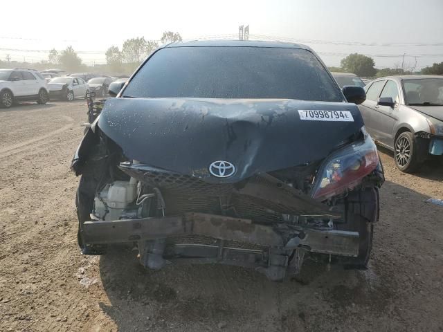 2012 Toyota Sienna Sport