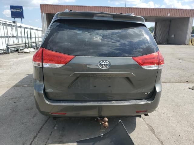 2013 Toyota Sienna XLE