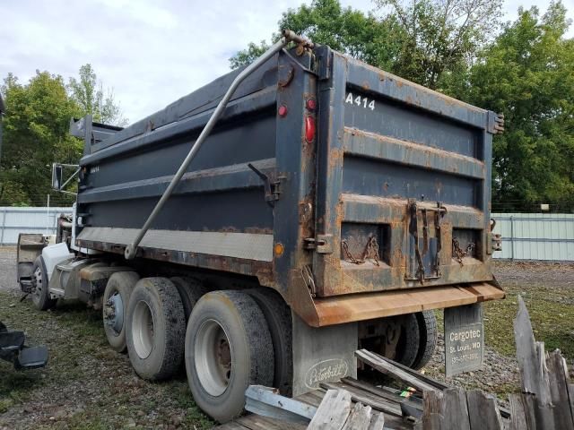 2000 Peterbilt 385