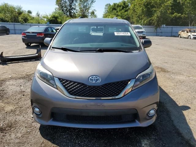 2016 Toyota Sienna SE