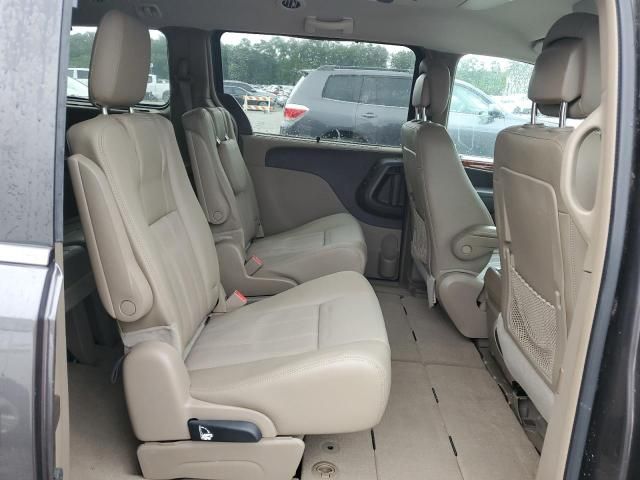 2015 Chrysler Town & Country Touring L