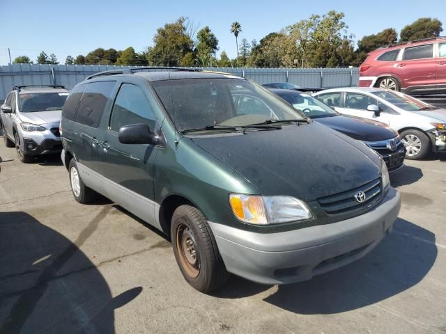 2003 Toyota Sienna LE