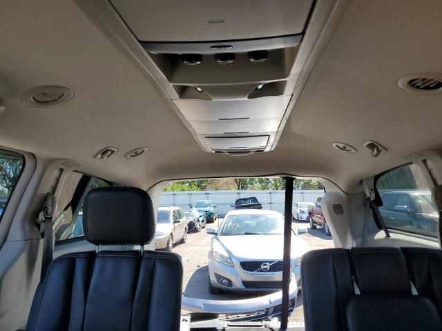 2014 Chrysler Town & Country Touring