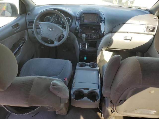 2004 Toyota Sienna CE