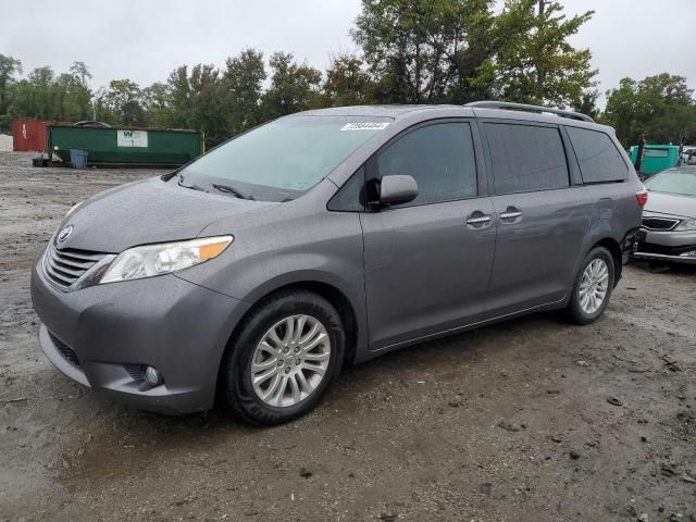 2017 Toyota Sienna XLE